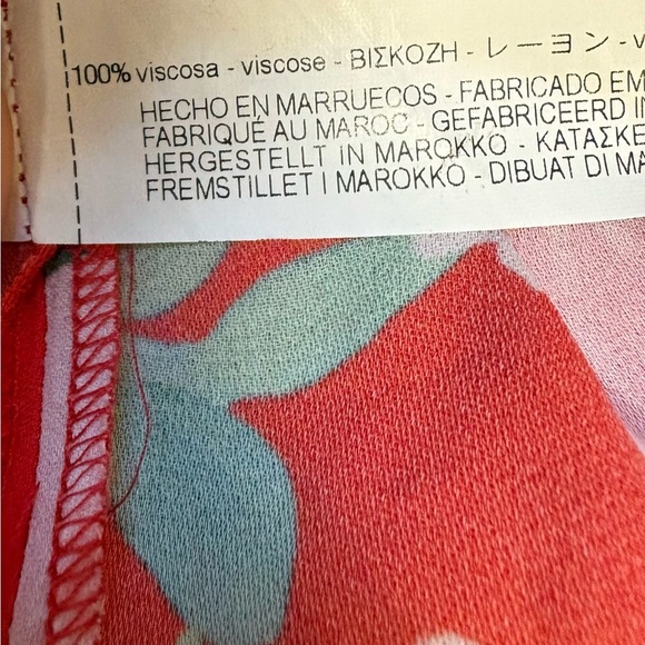 Zara red floral printed 3/4 sleeve satiny silky short robe women's size Medium - Picture 7 of 7